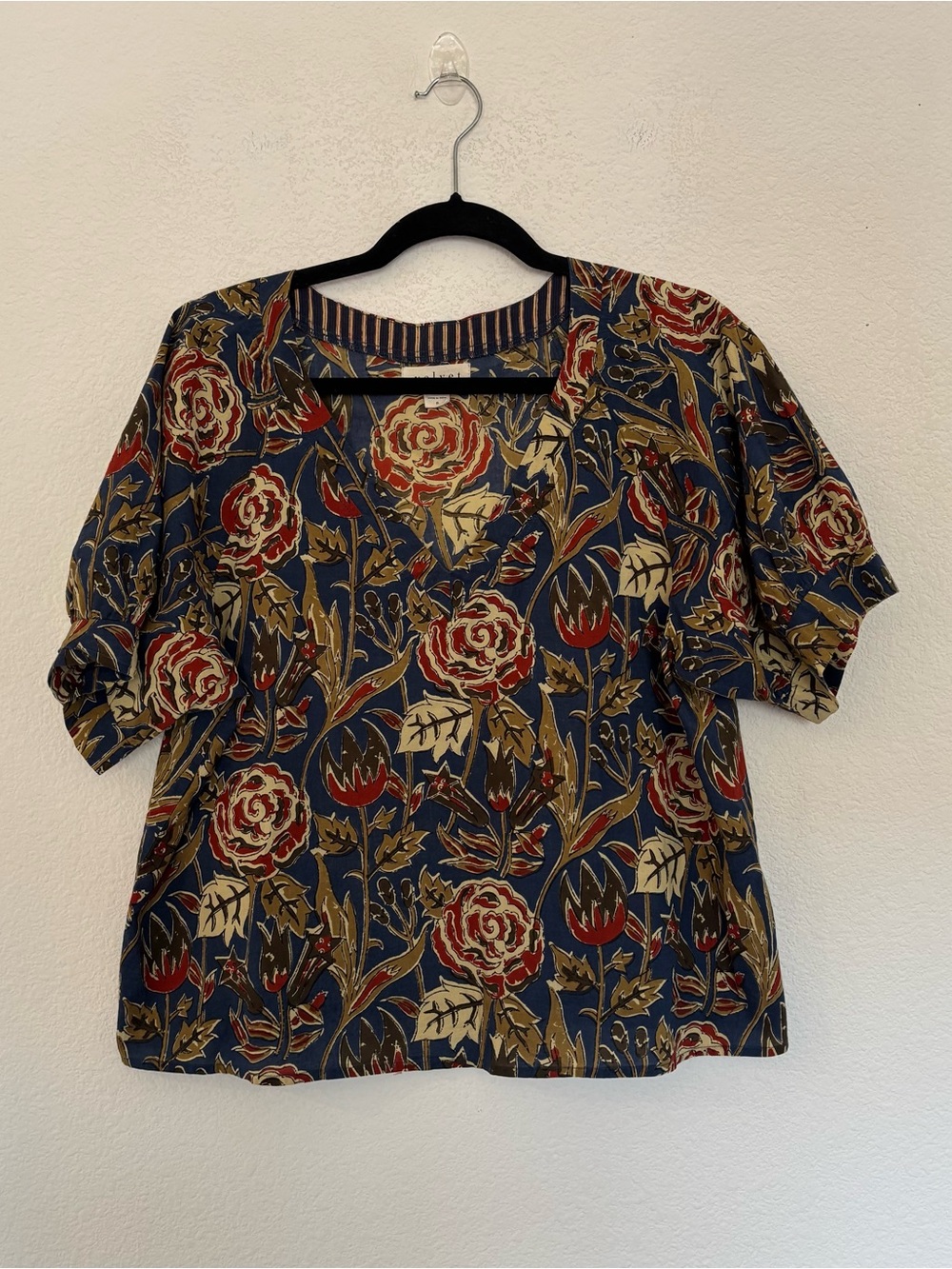 Velvet by Graham and Spencer Lena Floral Top - Picture 2 of 8